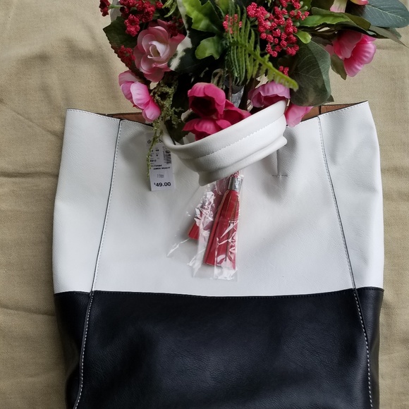 🍁Clearance🍁NWT Dressbarn Black and White Tote - Picture 1 of 3